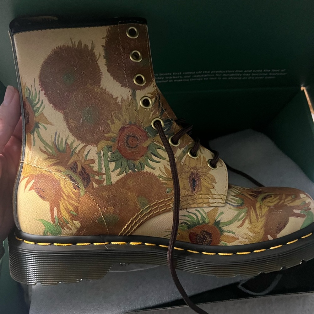 NIB- Dr Martens Van Gogh Sunflowers boot.
